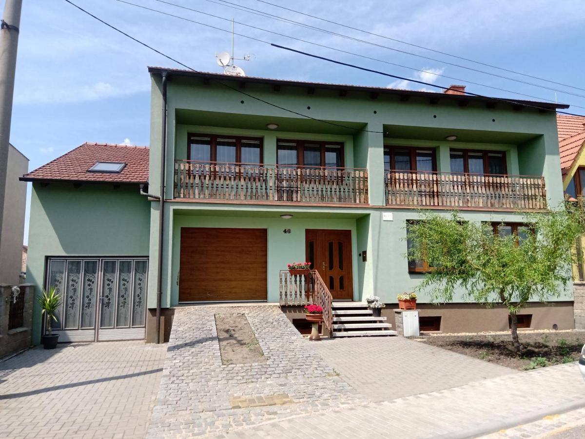 U Hradeb Apartamento Mikulov Exterior foto